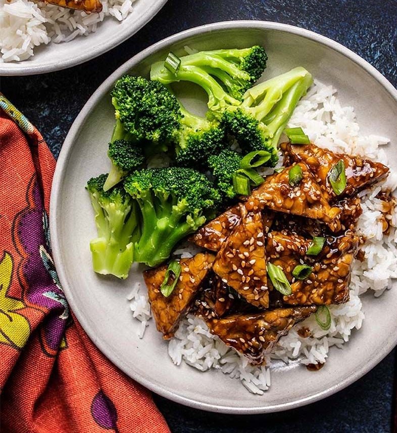 tempeh sesame honey soy chicken, broccoli and rice